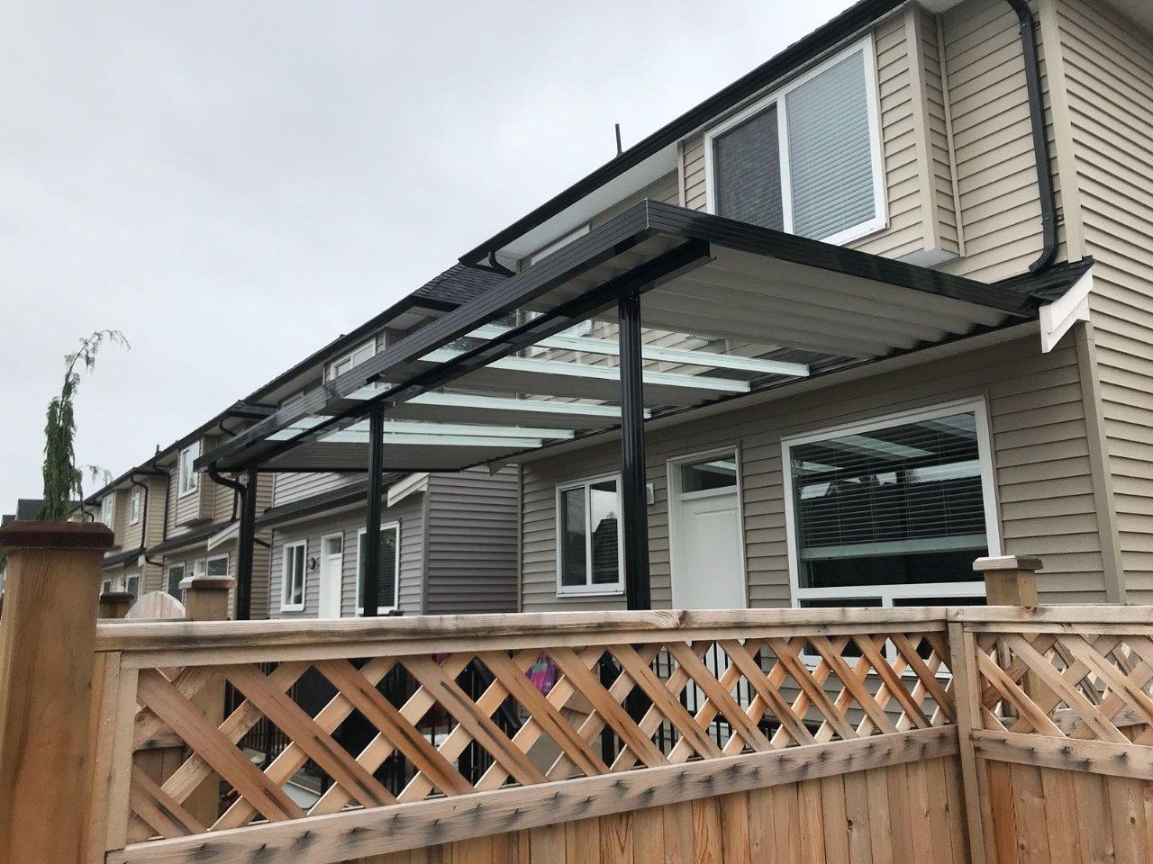 Freestanding aluminum carport for multiple vehicles